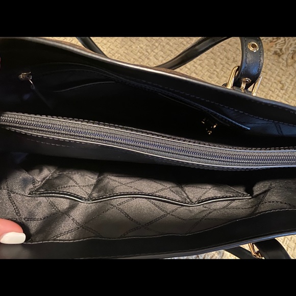 Michael Kors multi print bag & matching wallet - Picture 3 of 4